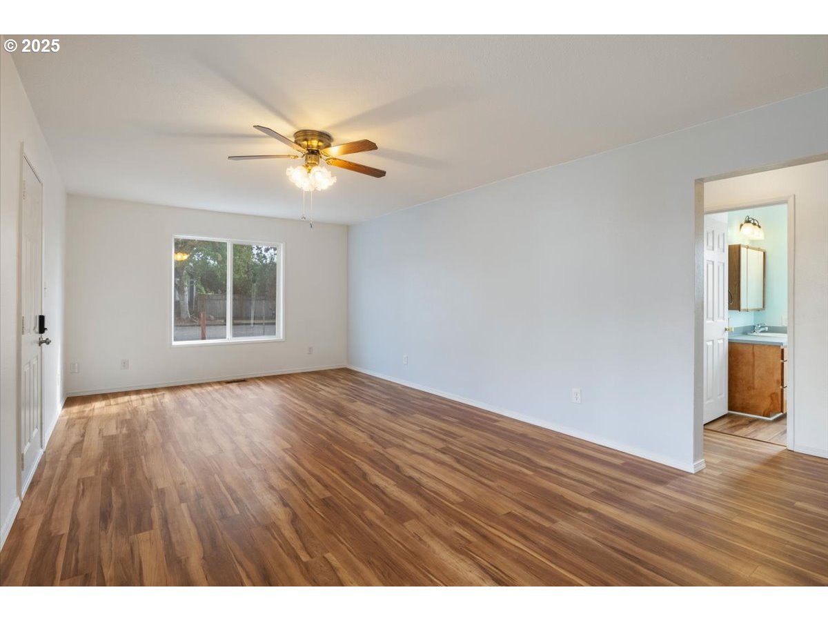 property viewer photo 10