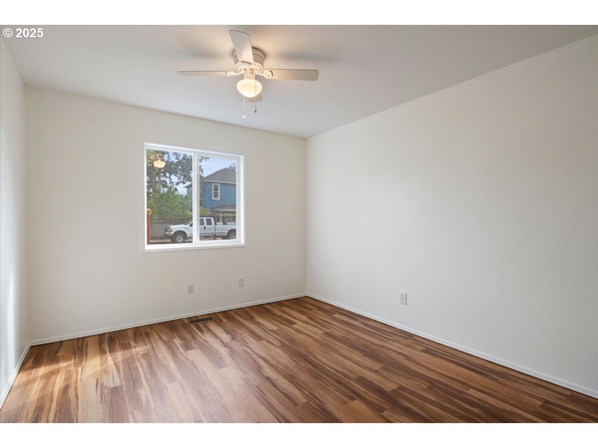 property viewer photo 11