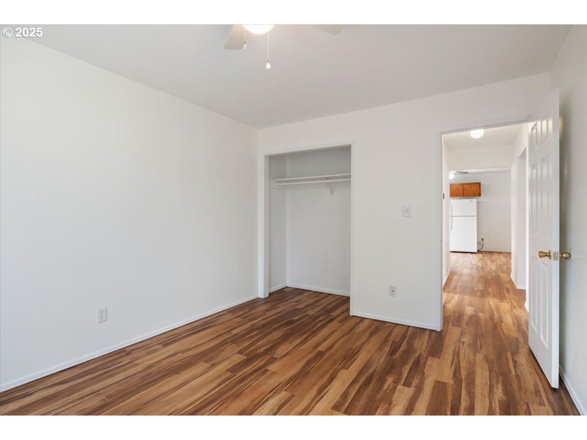property viewer photo 12