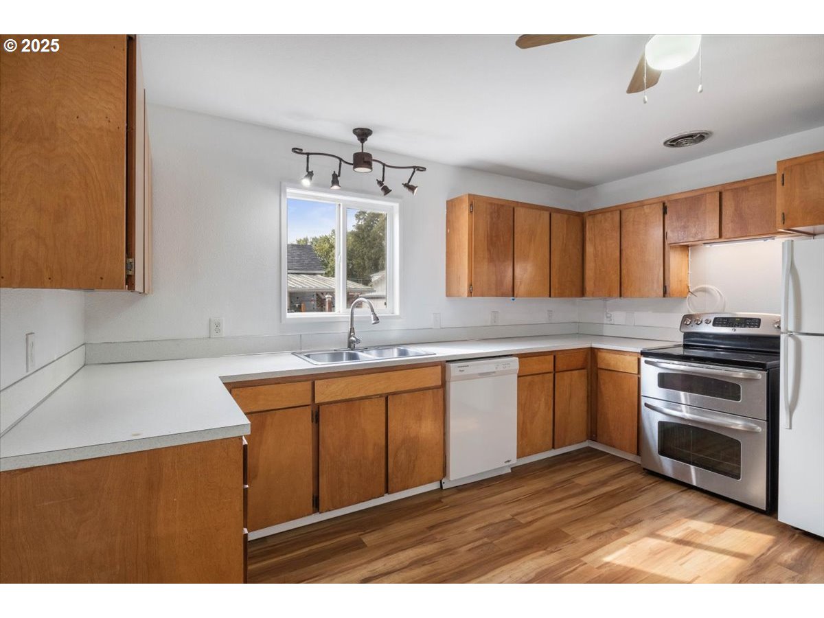 property viewer photo 16