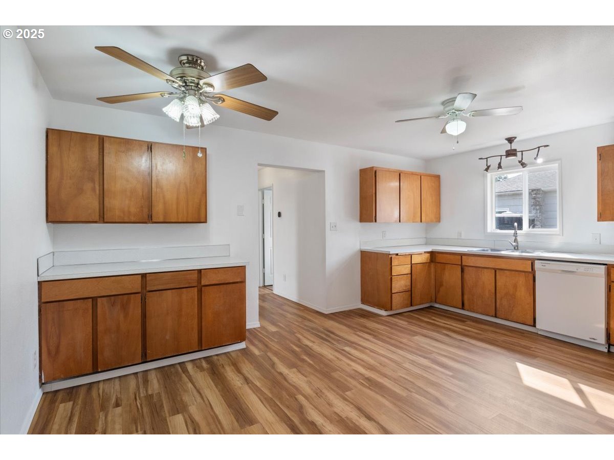 property viewer photo 18