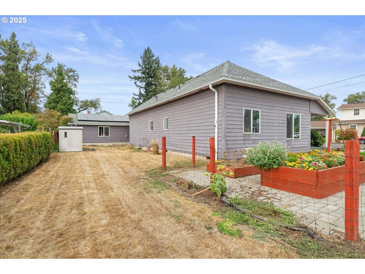 property viewer photo 2