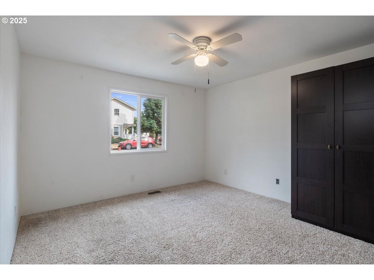 property viewer photo 24