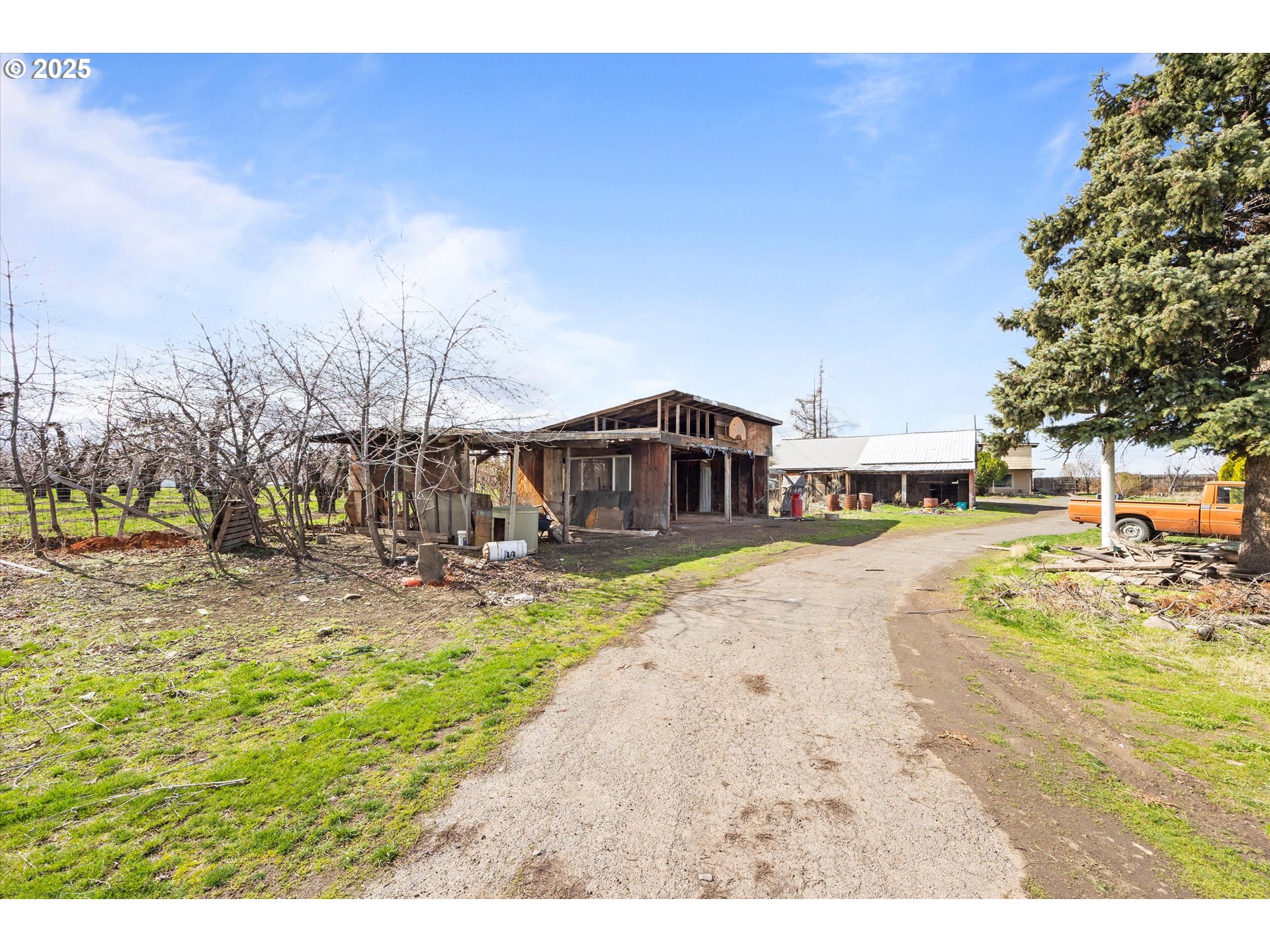 main property photo 13