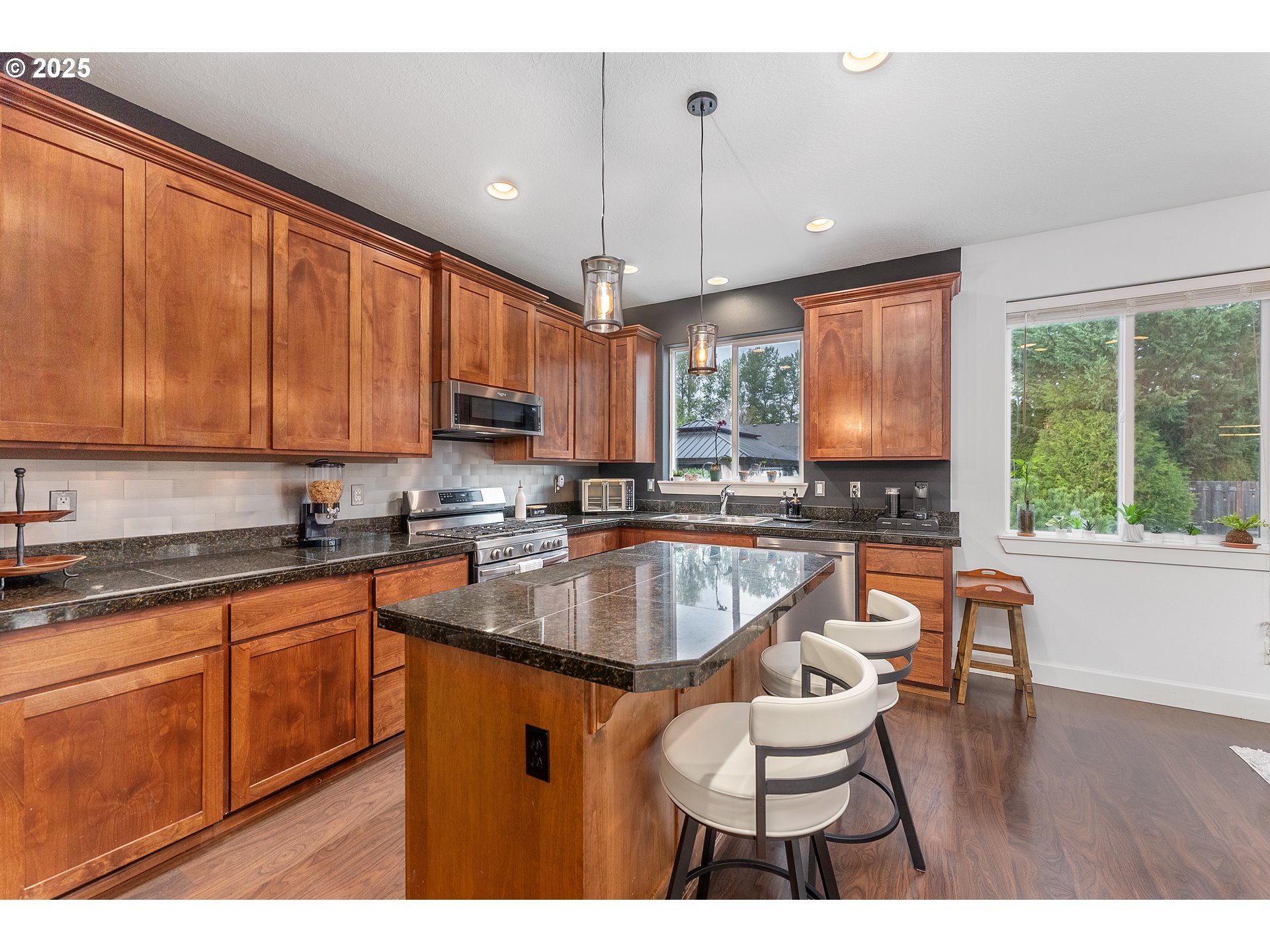 property viewer photo 10