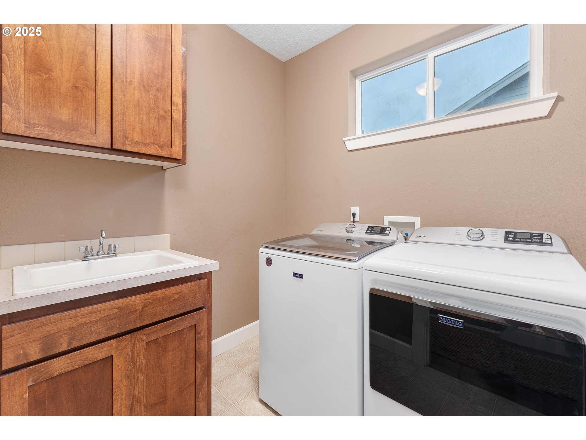 property viewer photo 12