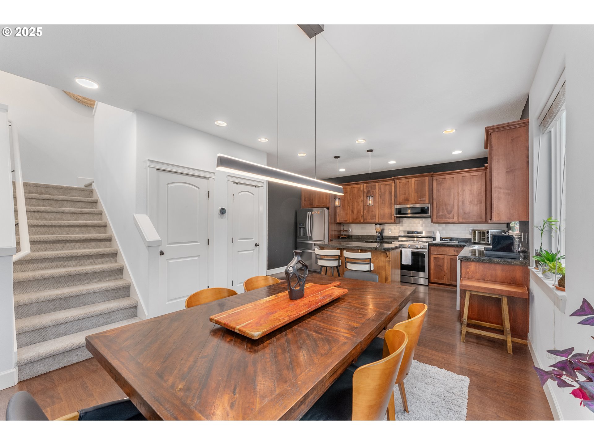 property viewer photo 9
