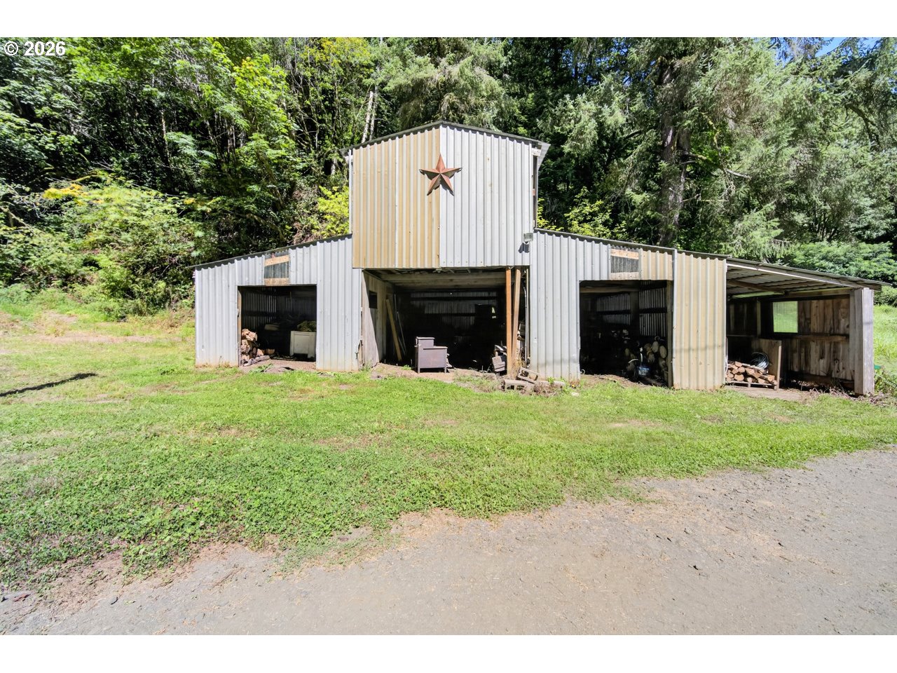 main property photo 26