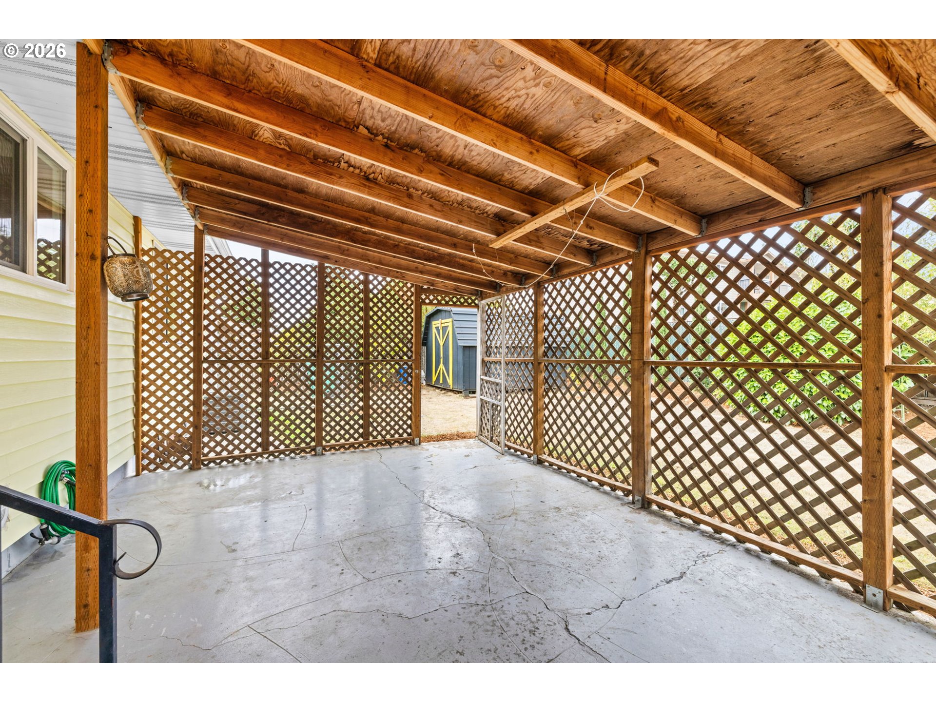 main property photo 40