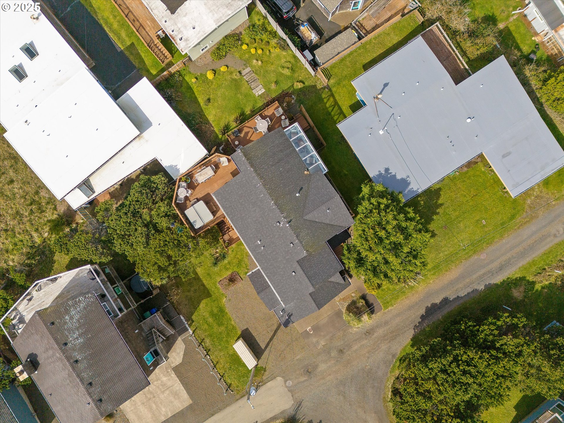 main property photo 40