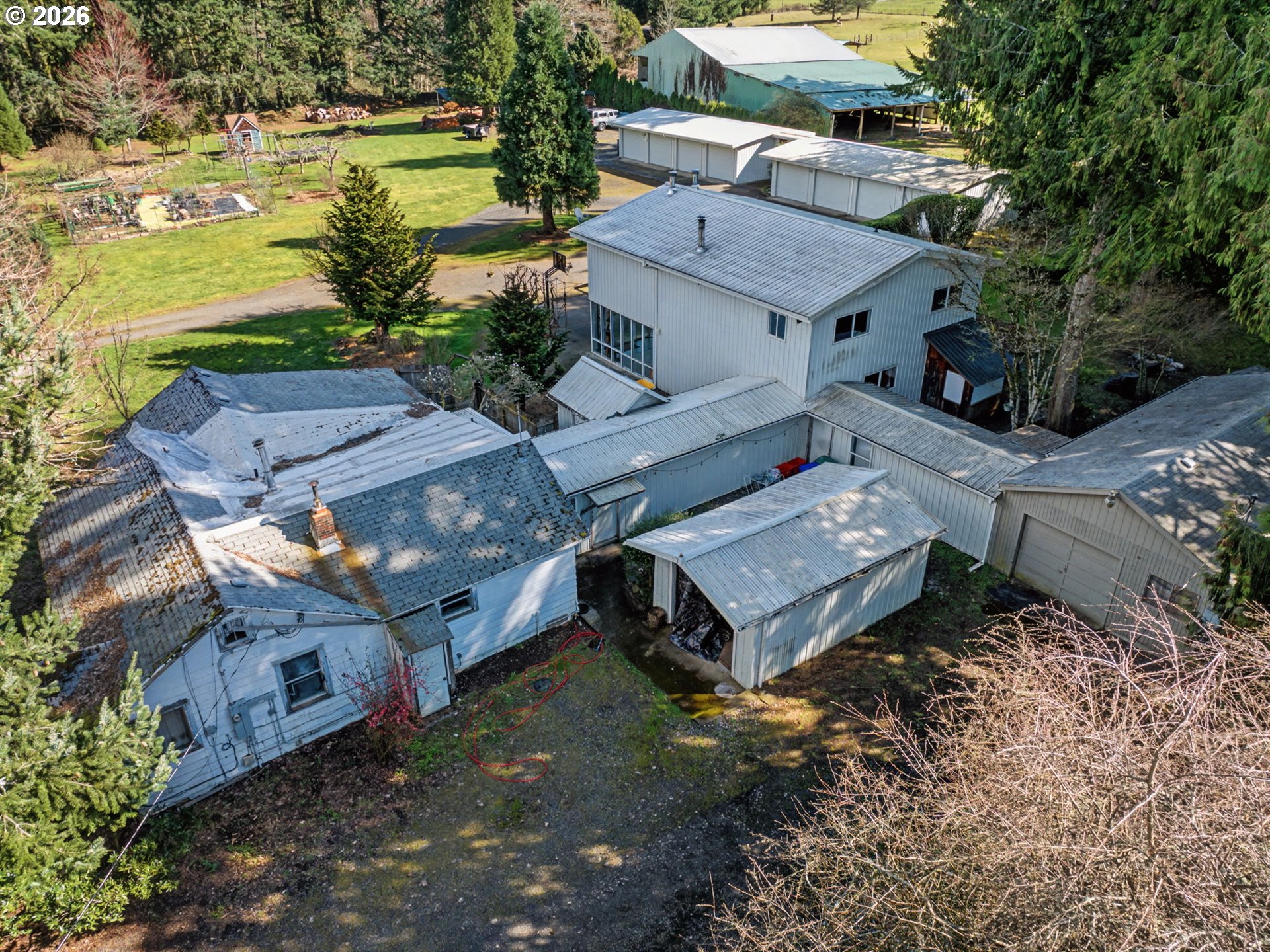 main property photo 32