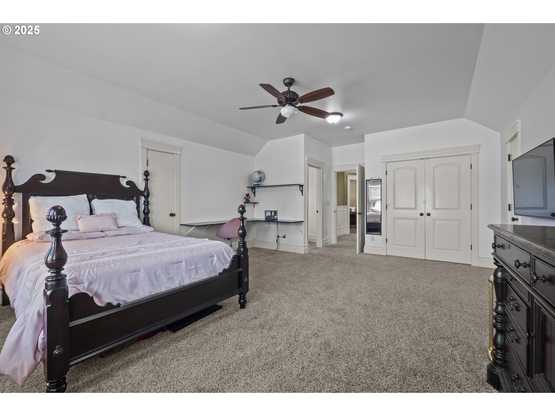 property viewer photo 19