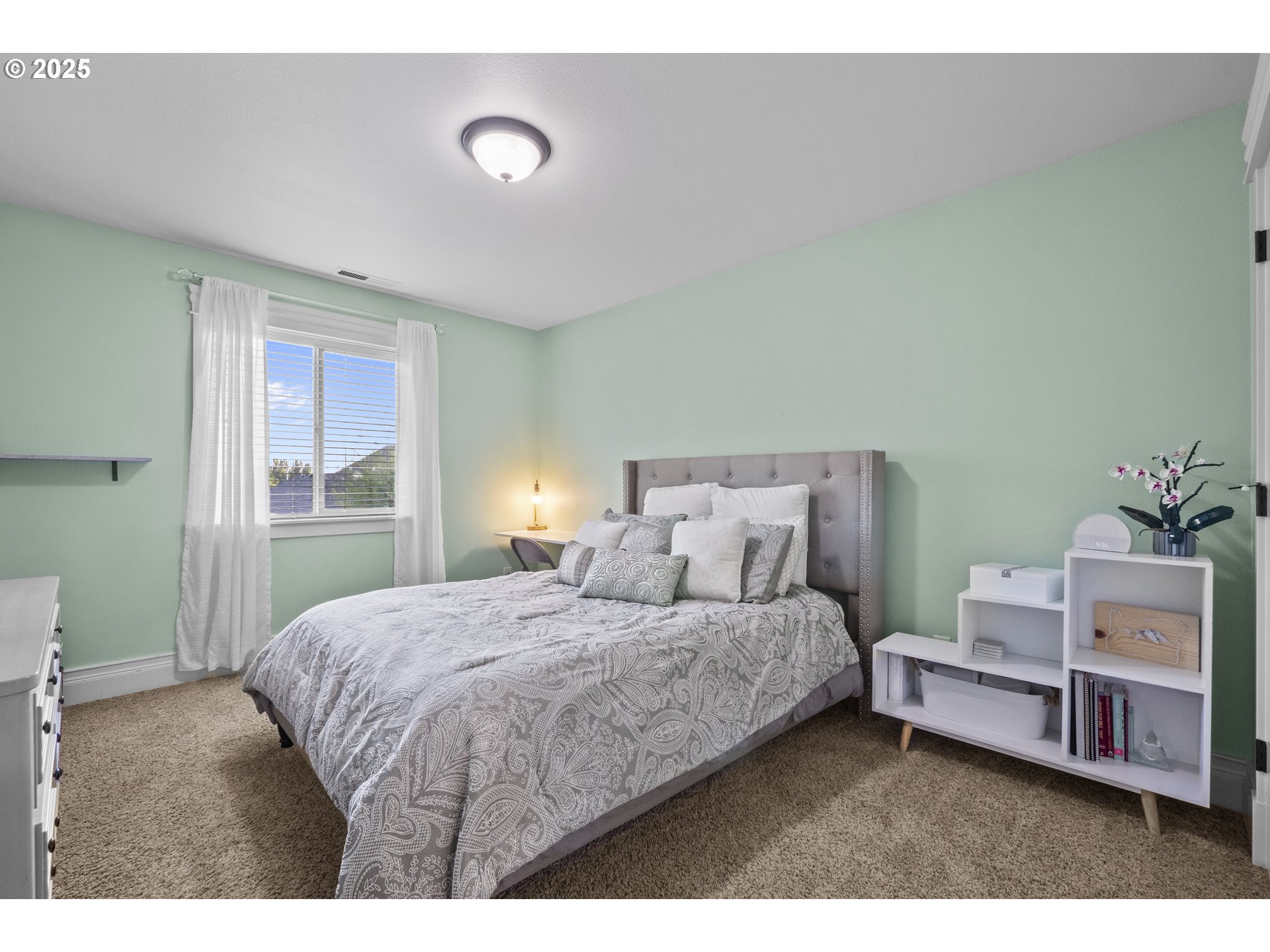 property viewer photo 25