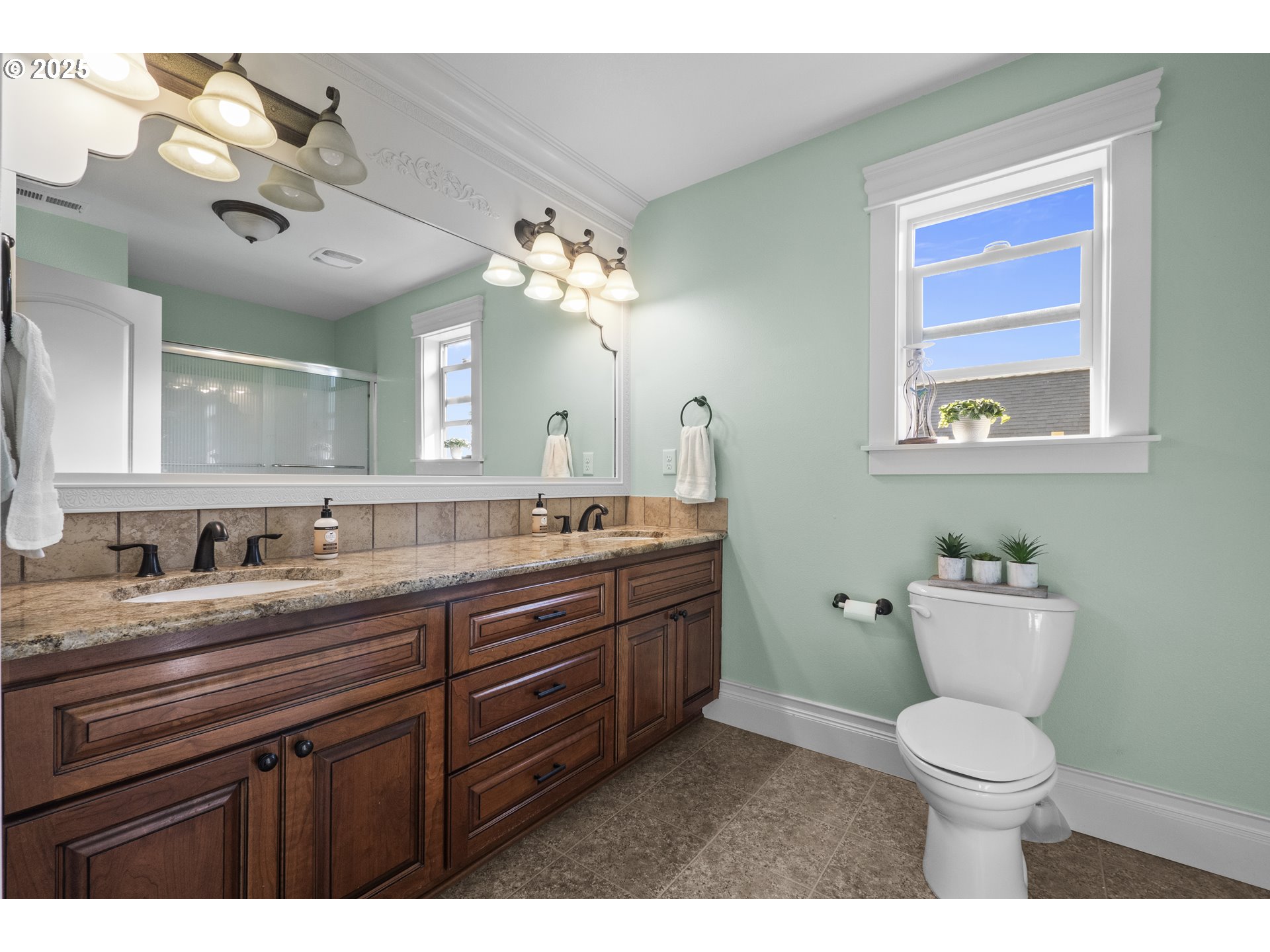 property viewer photo 26