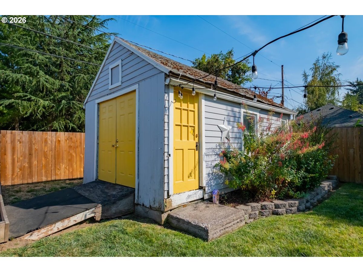 main property photo 39