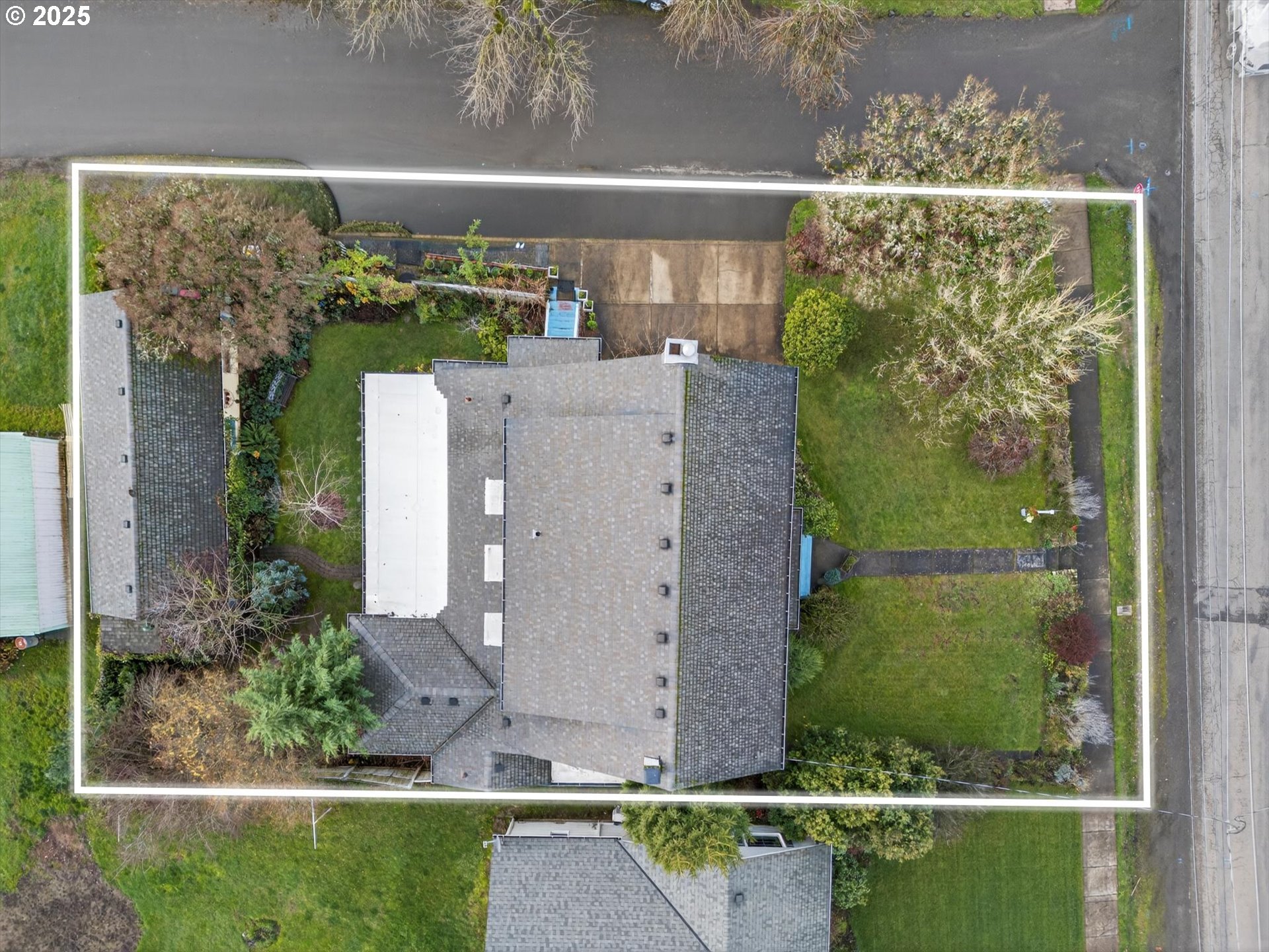 main property photo 44