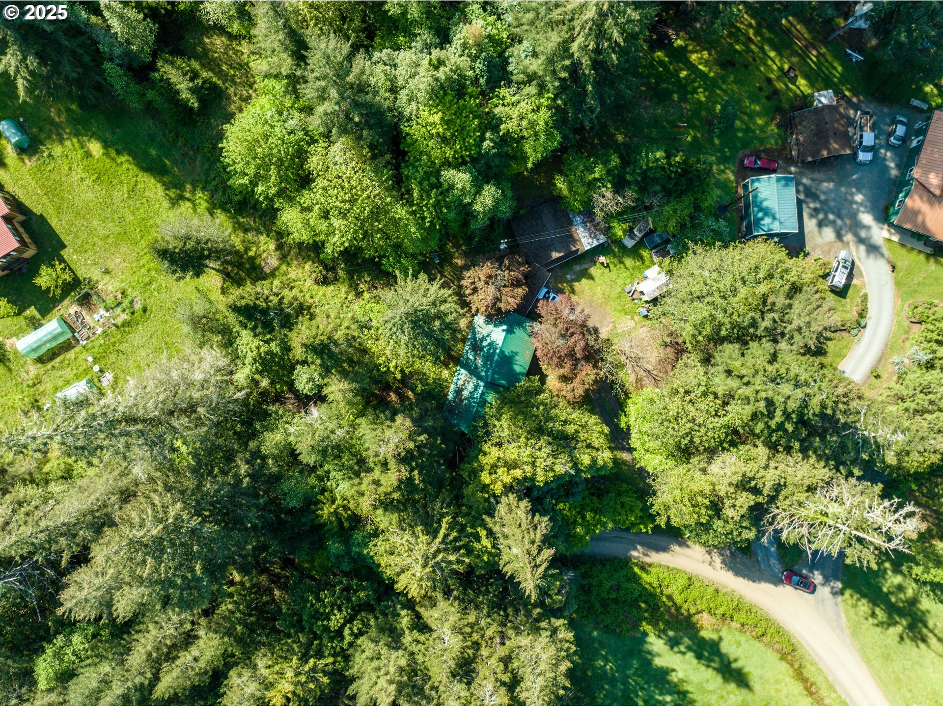 main property photo 13