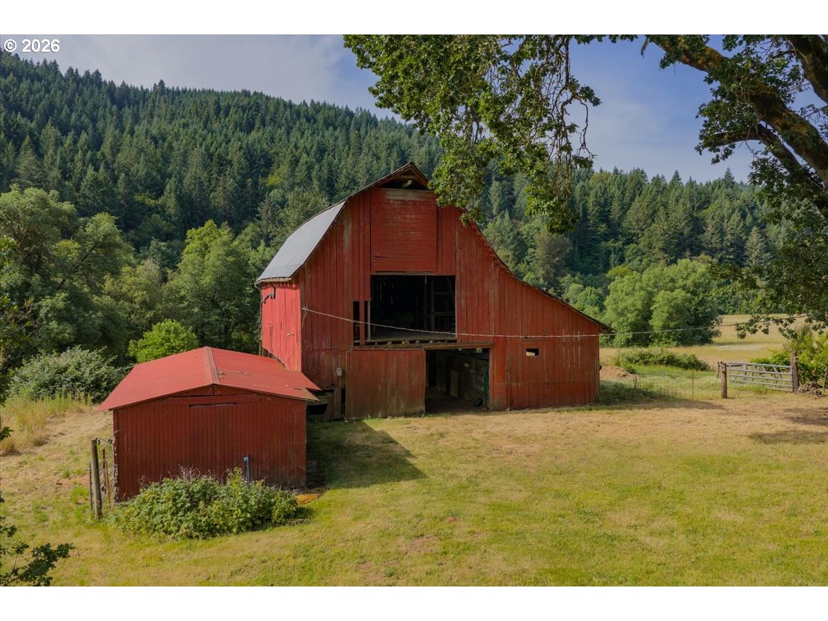 main property photo 41