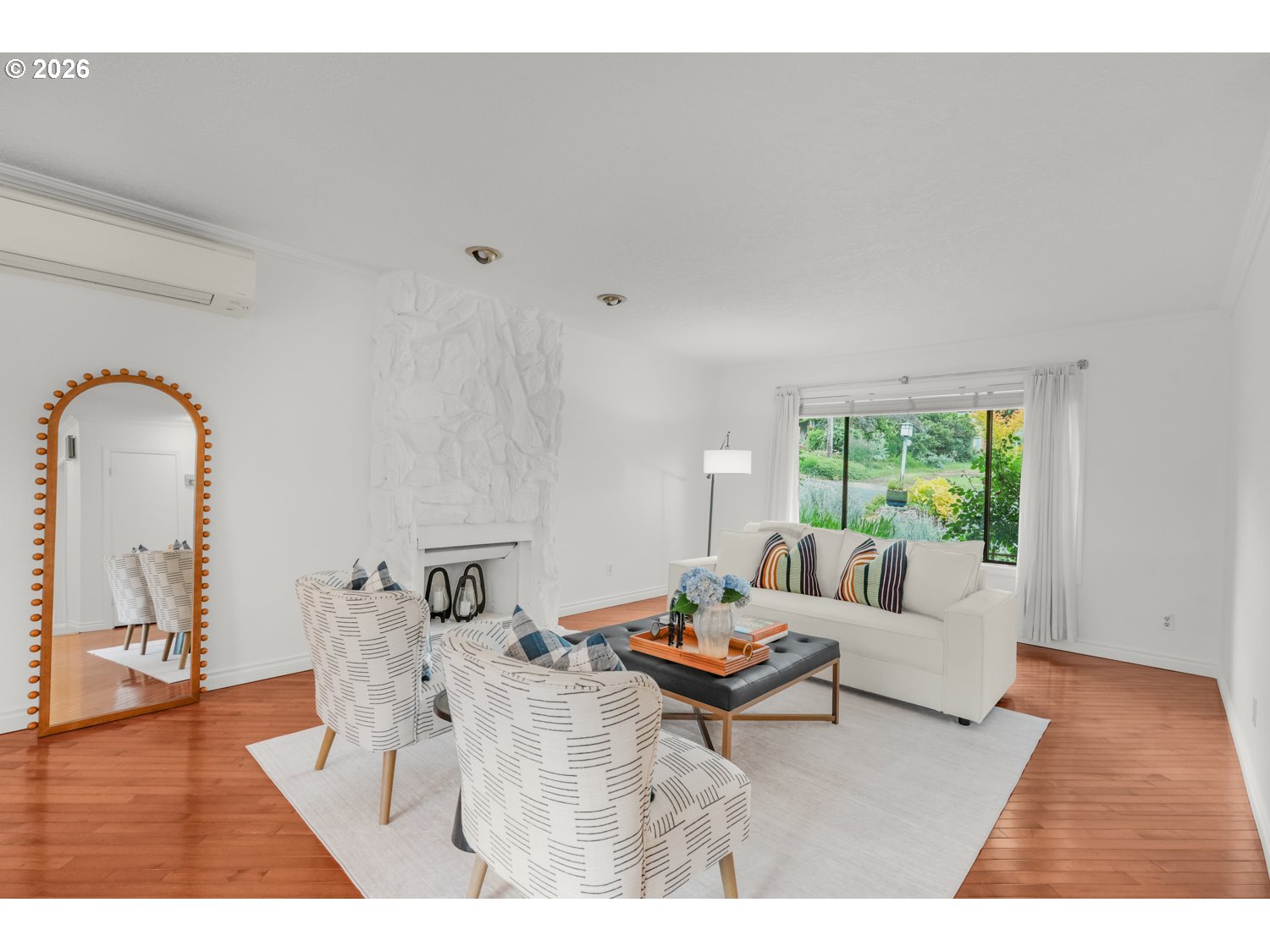 property viewer photo 3