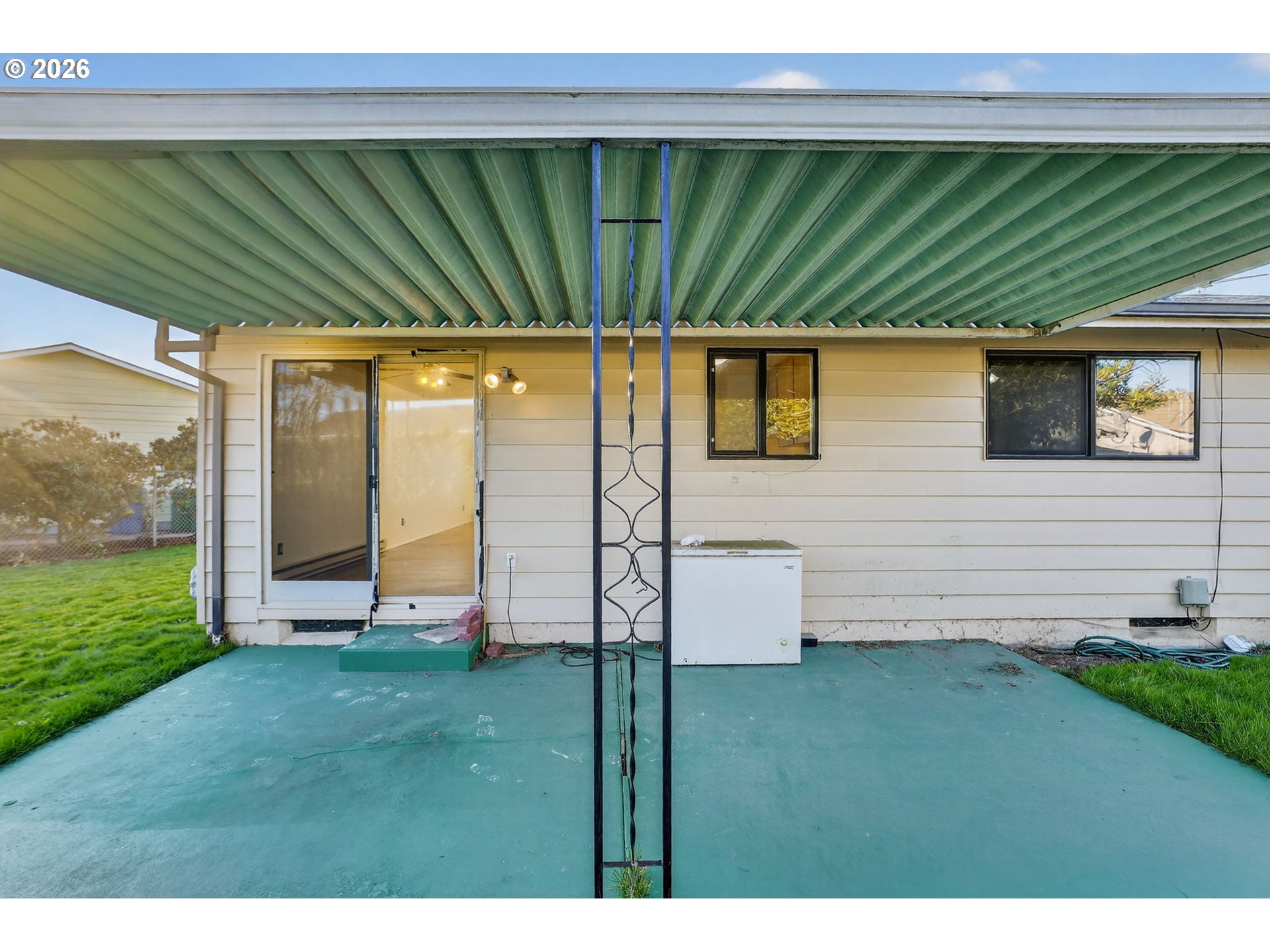 main property photo 28