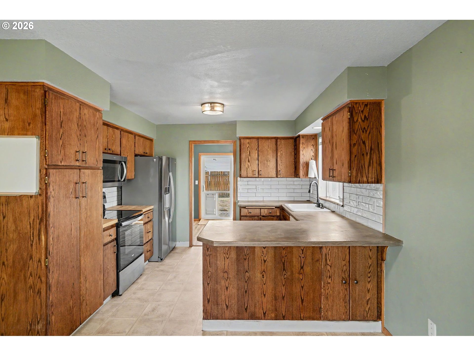 main property photo 15