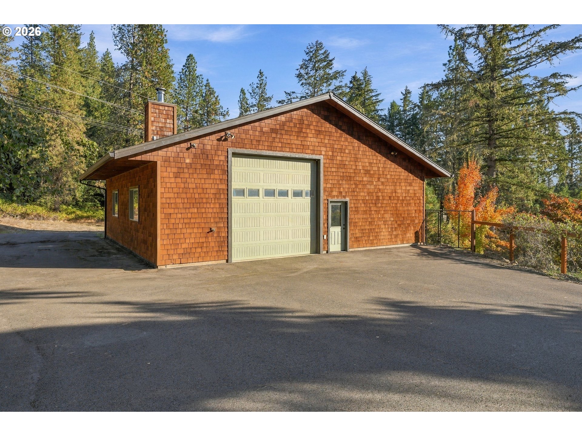 main property photo 40