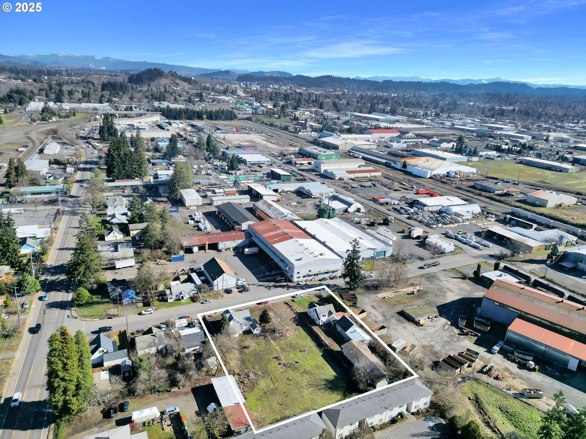 main property photo 38