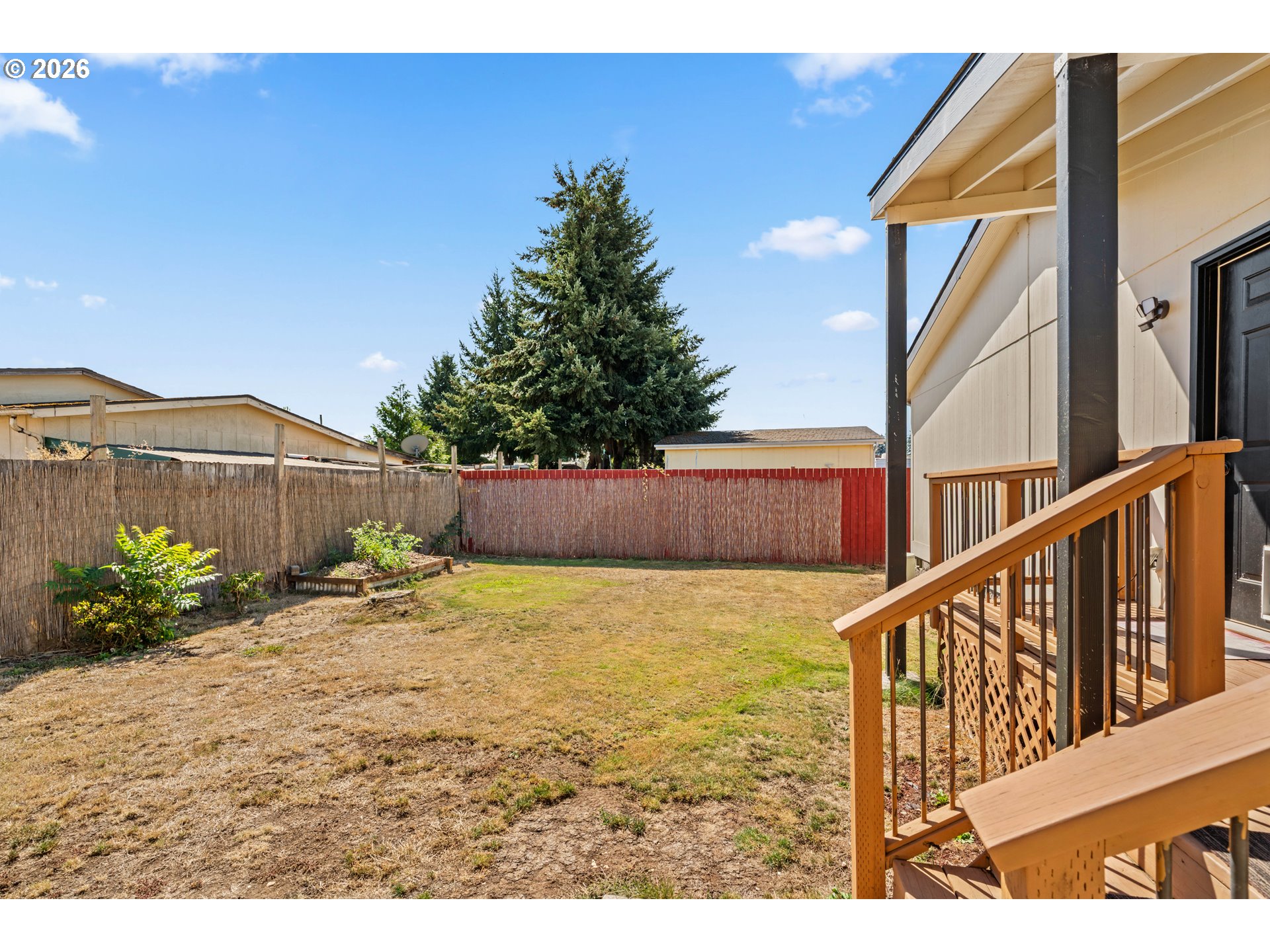 main property photo 28