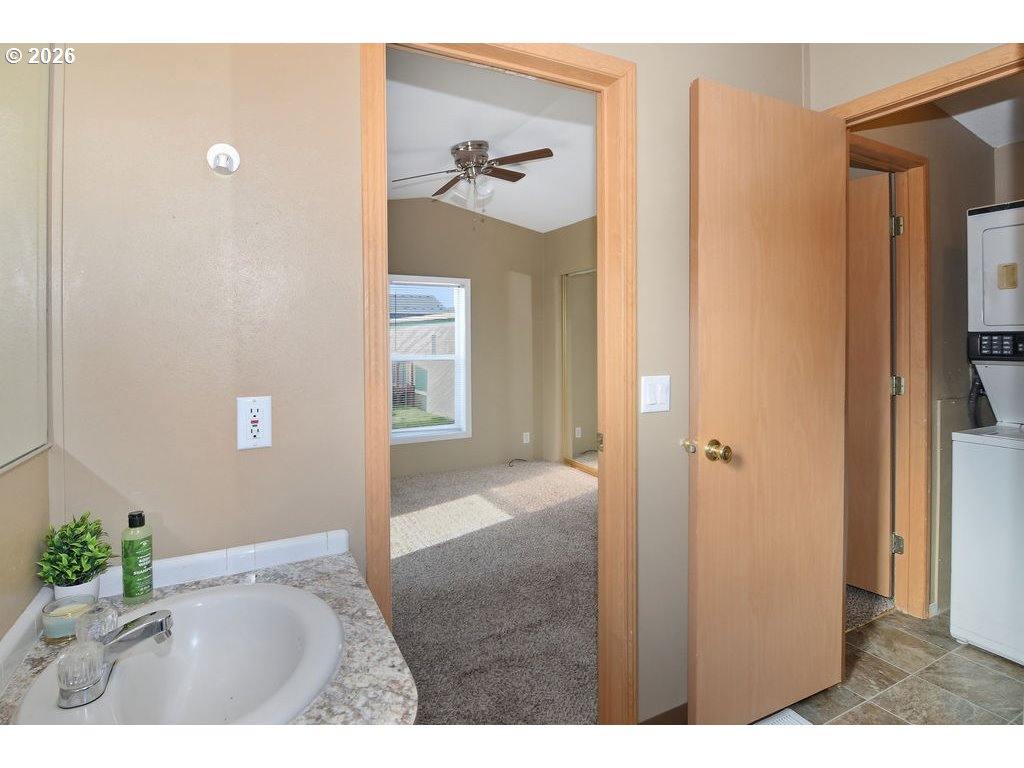 property viewer photo 16
