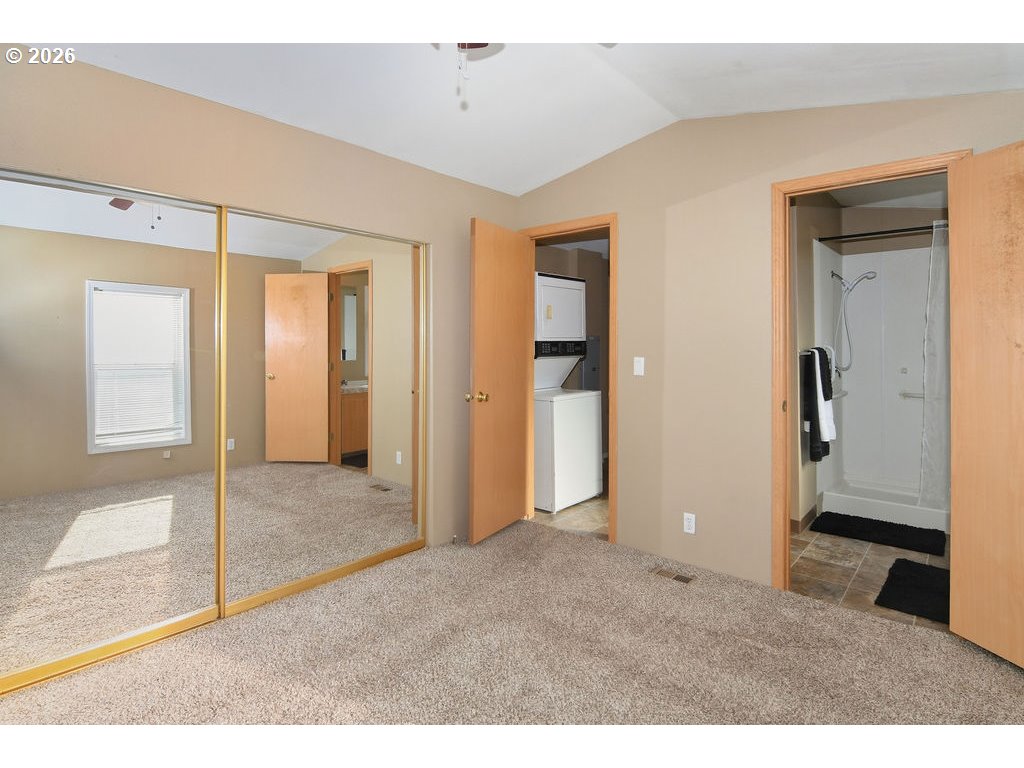 property viewer photo 18