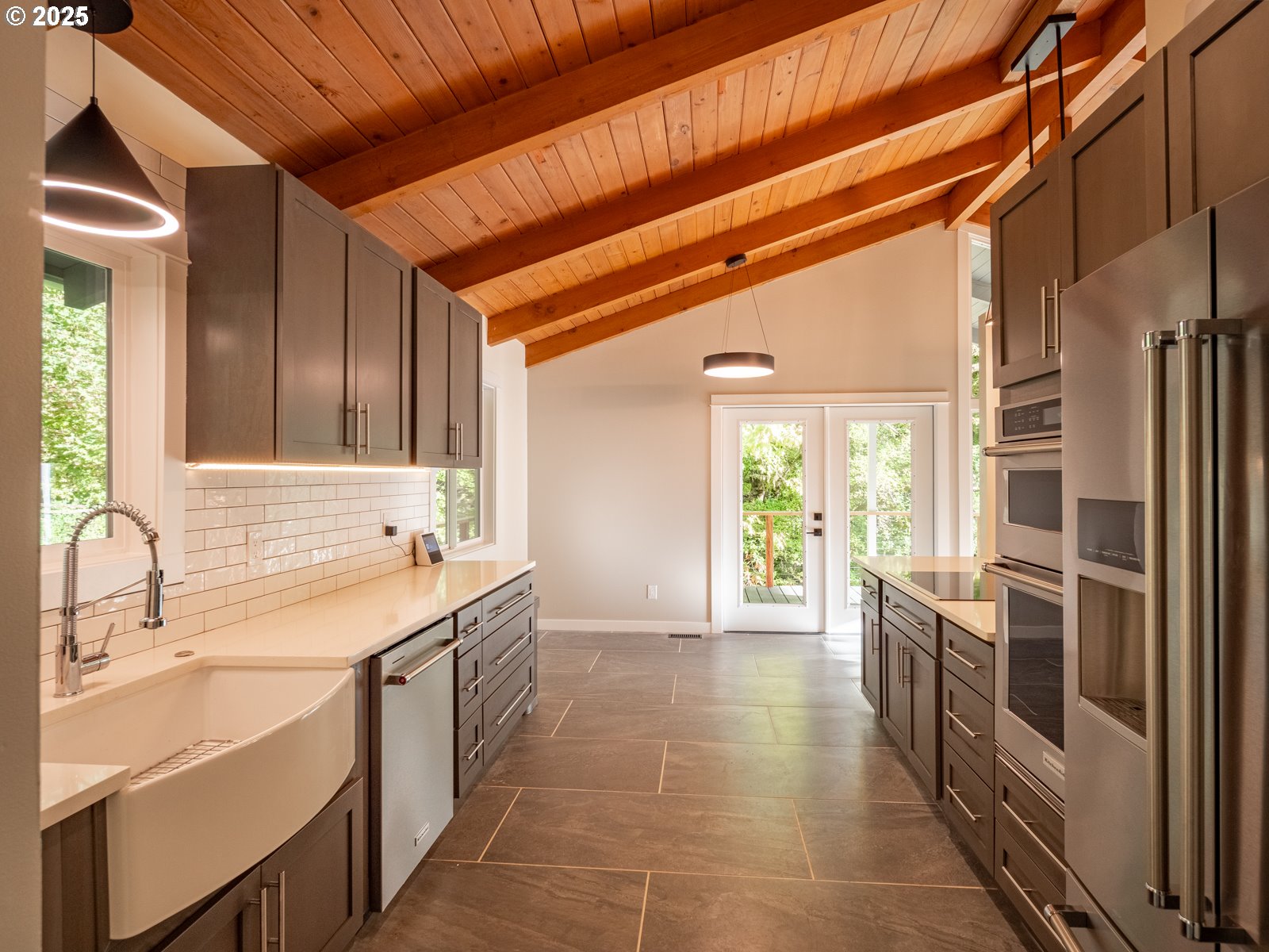 property viewer photo 12