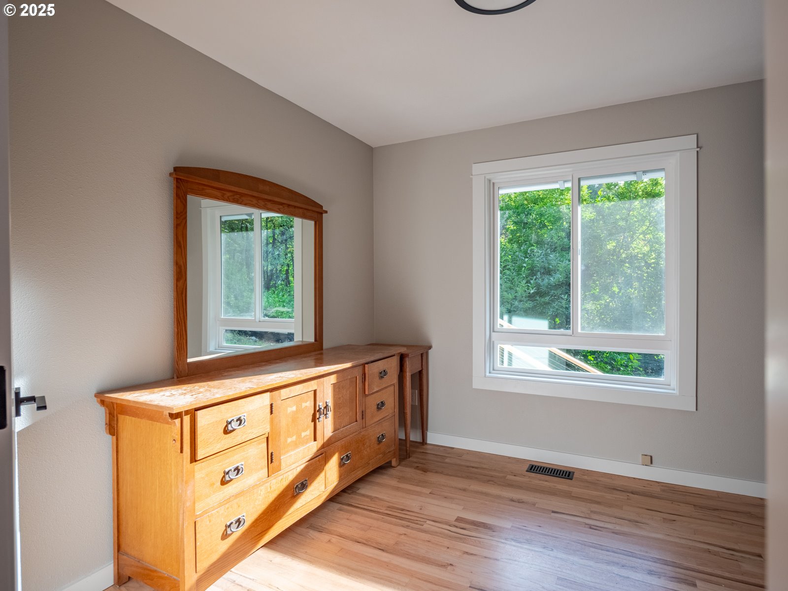 property viewer photo 15