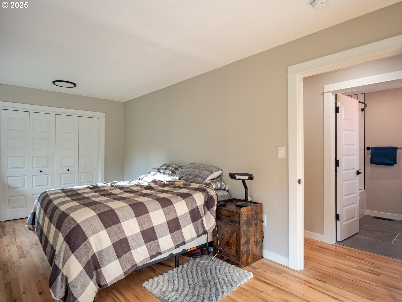 property viewer photo 16