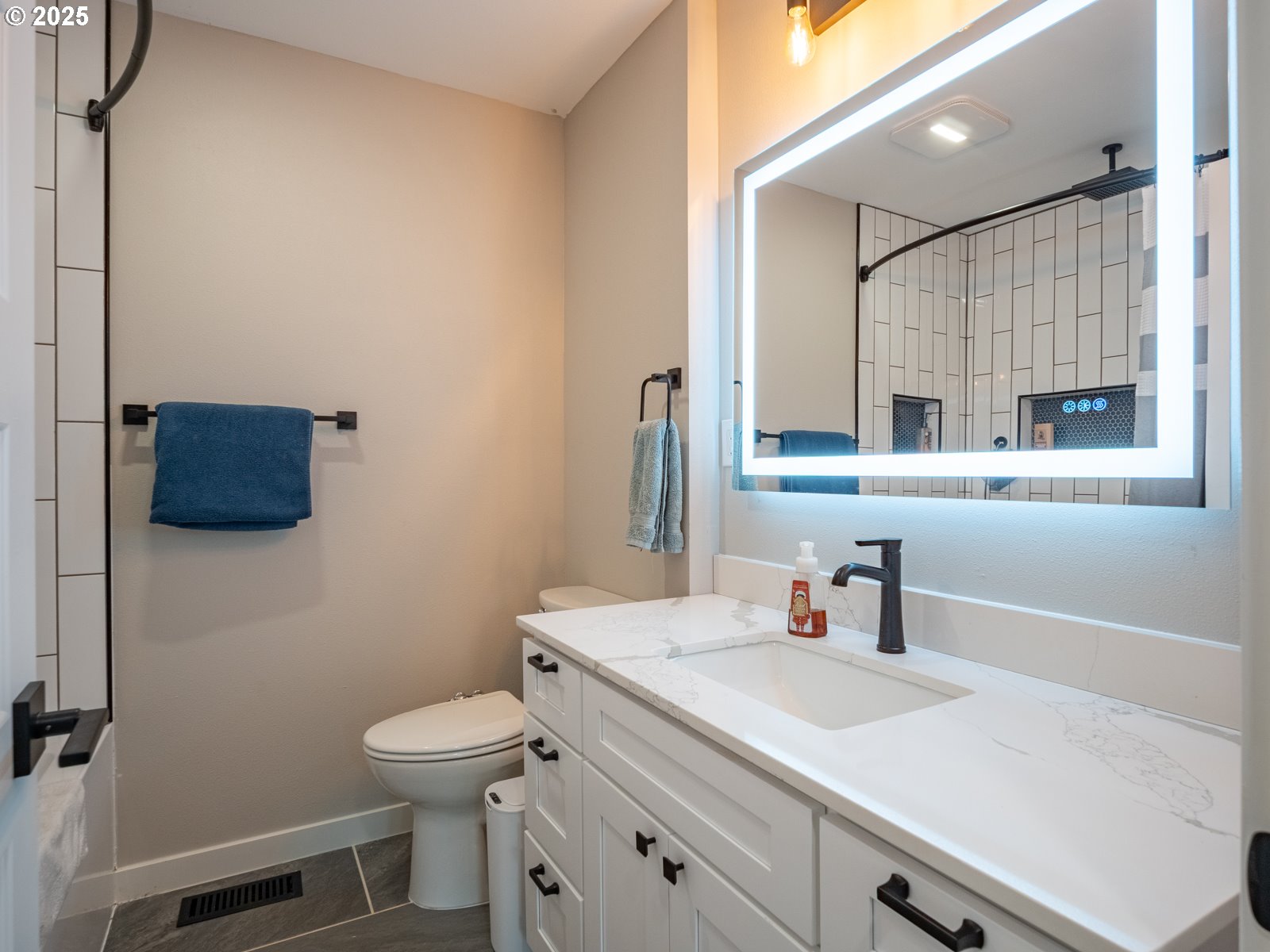 property viewer photo 18