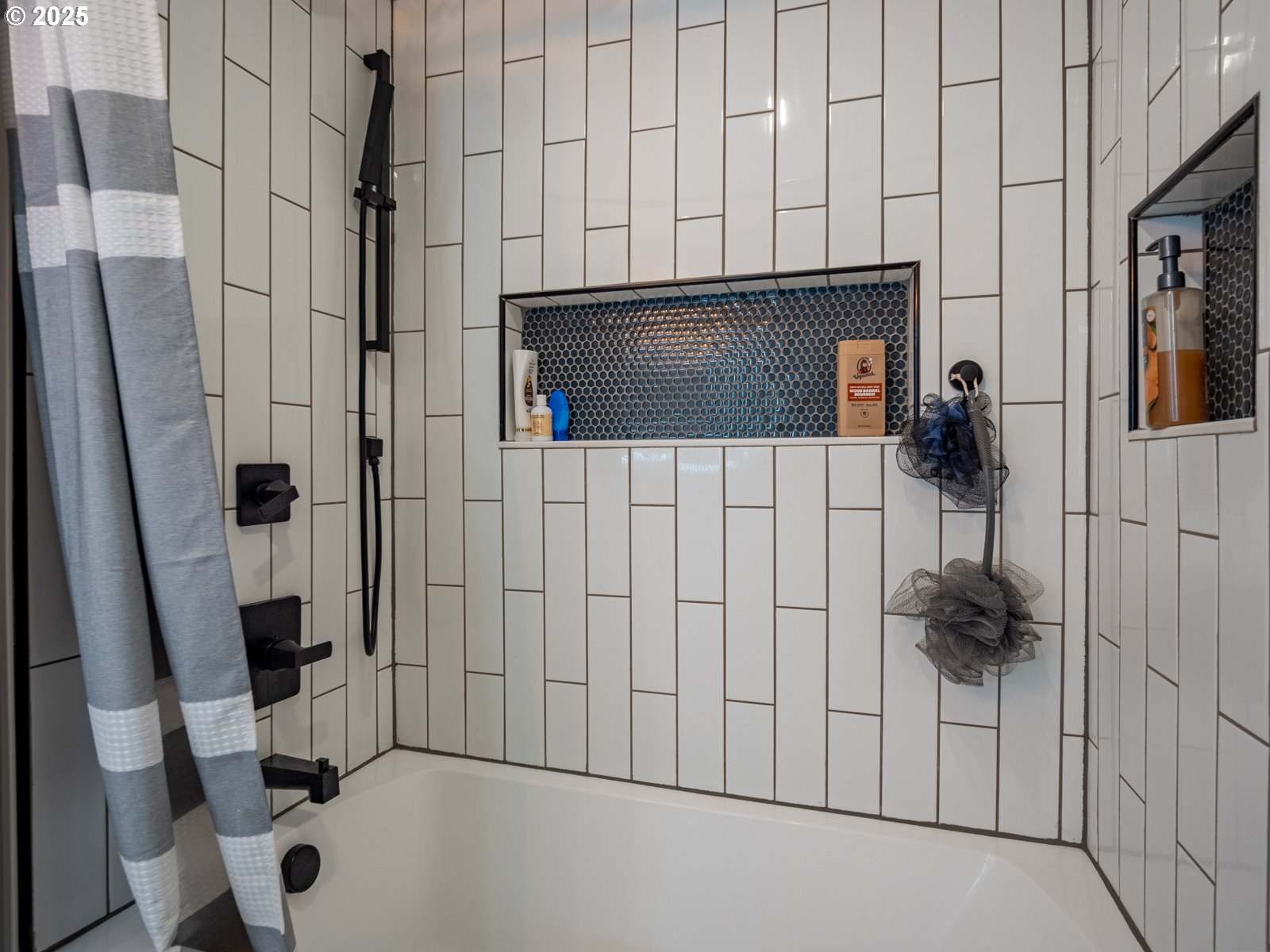 property viewer photo 19