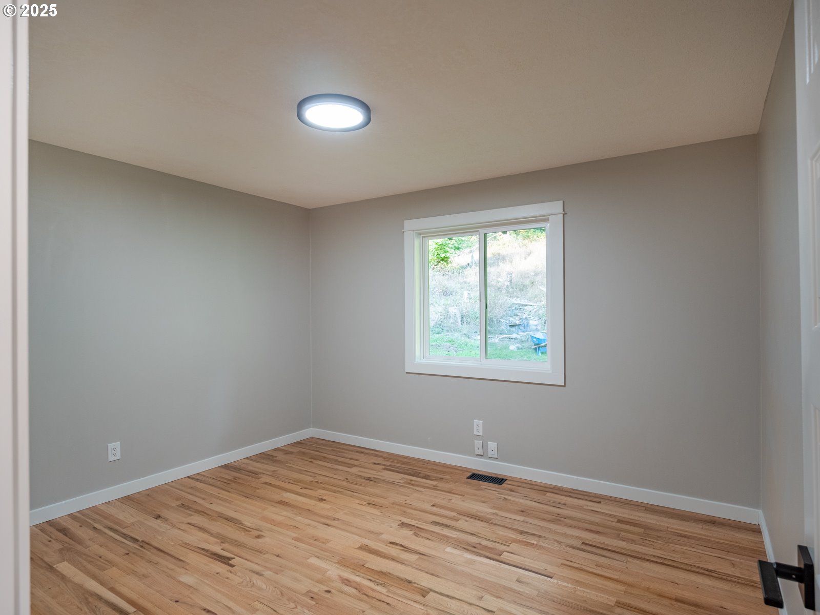 property viewer photo 21