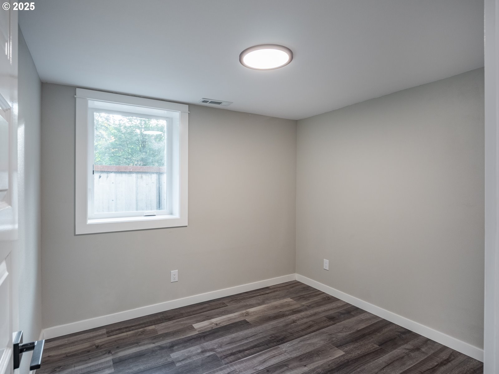 property viewer photo 25
