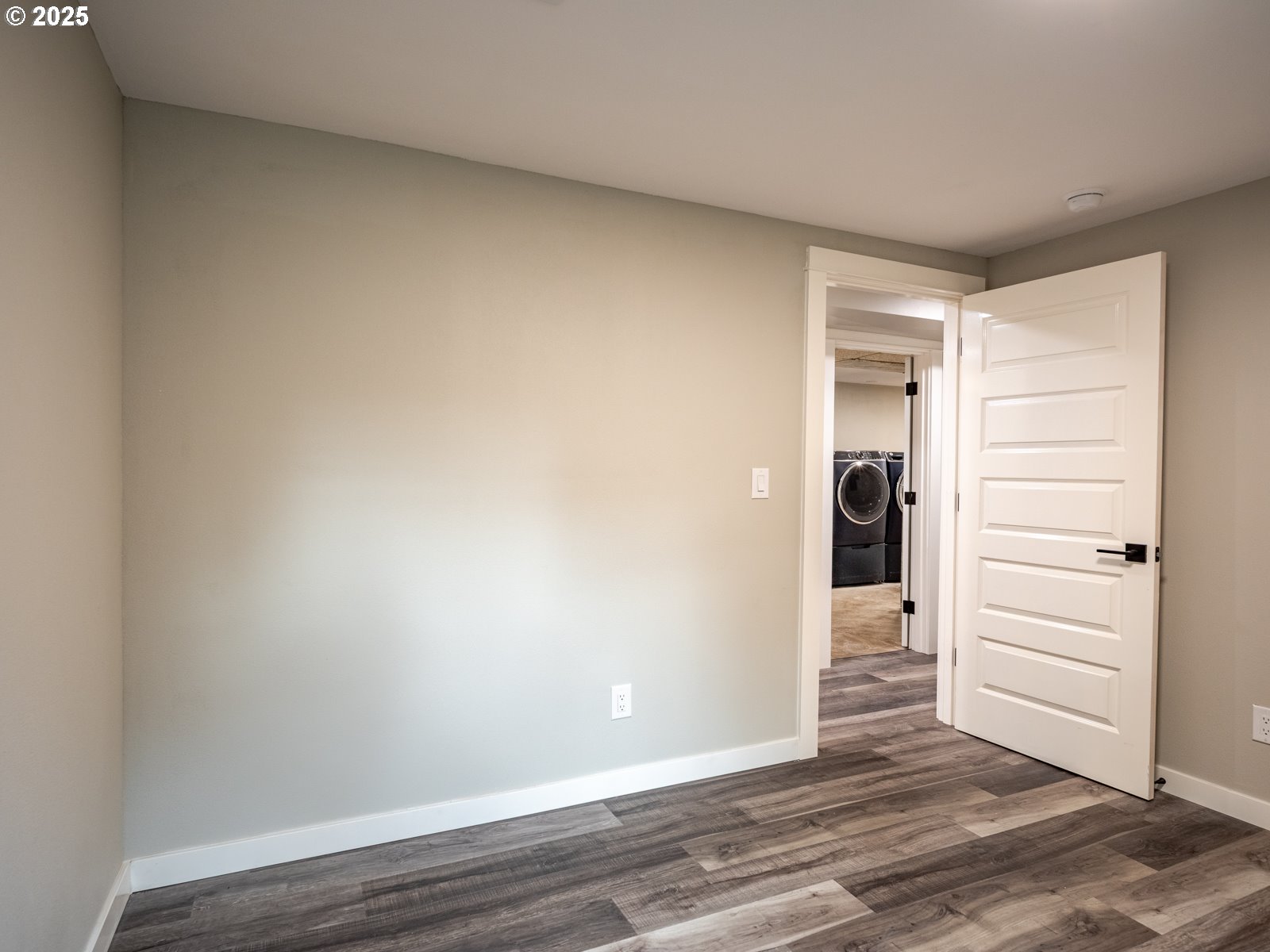 property viewer photo 30