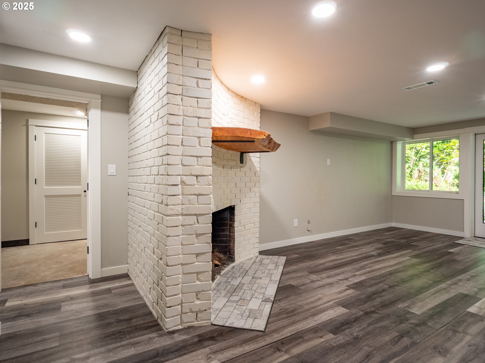 property viewer photo 33