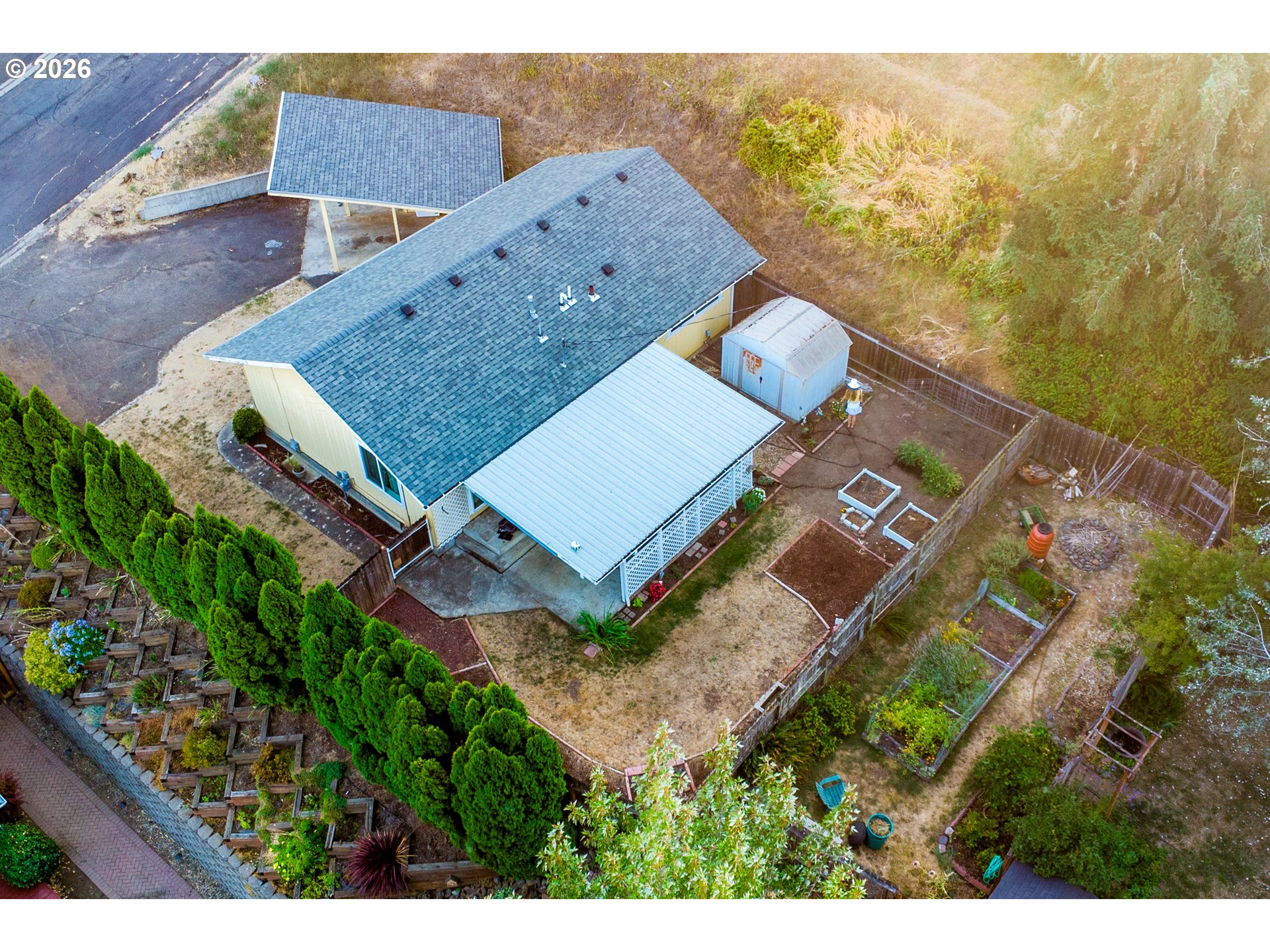 main property photo 30