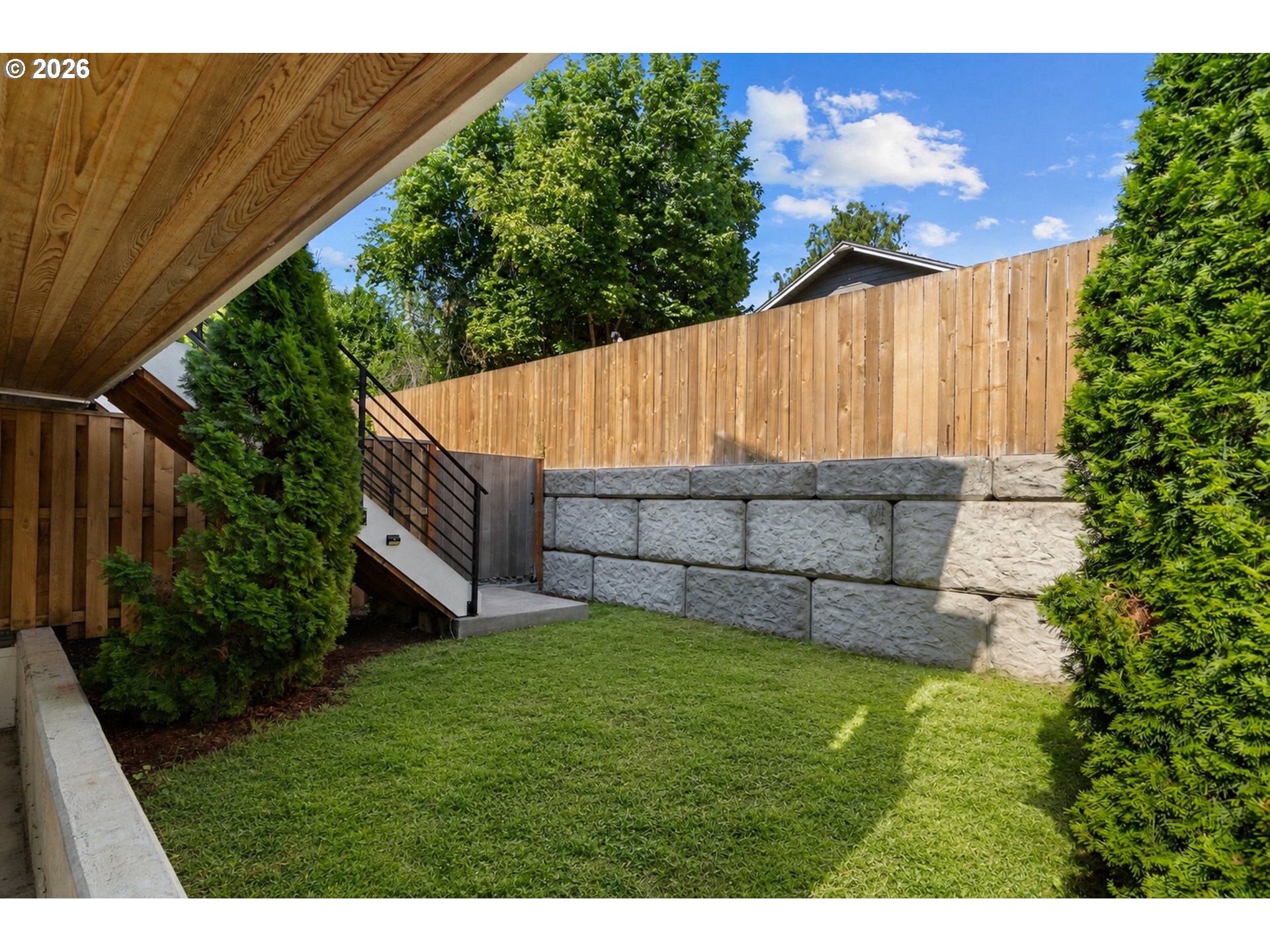 main property photo 22