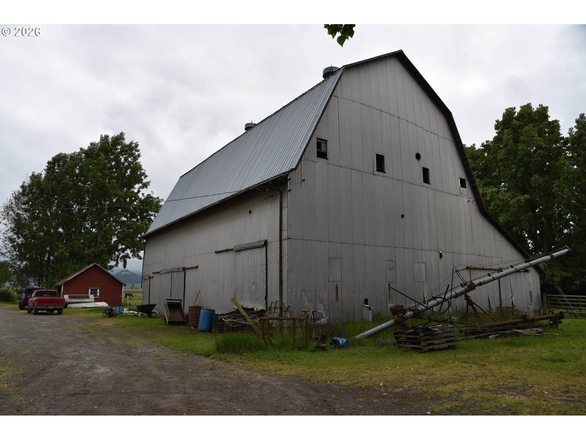 main property photo 9