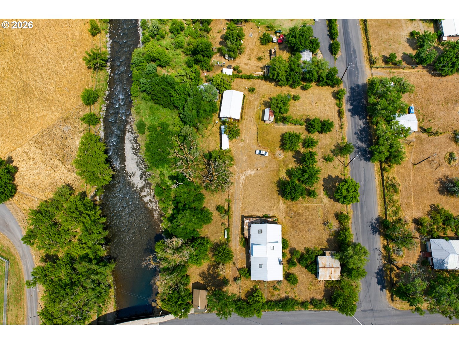 main property photo 37