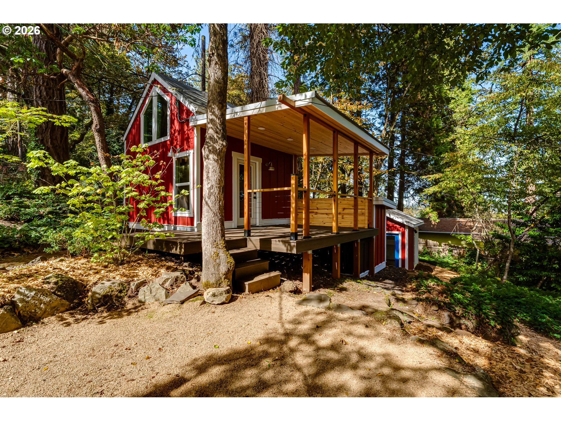 main property photo 23