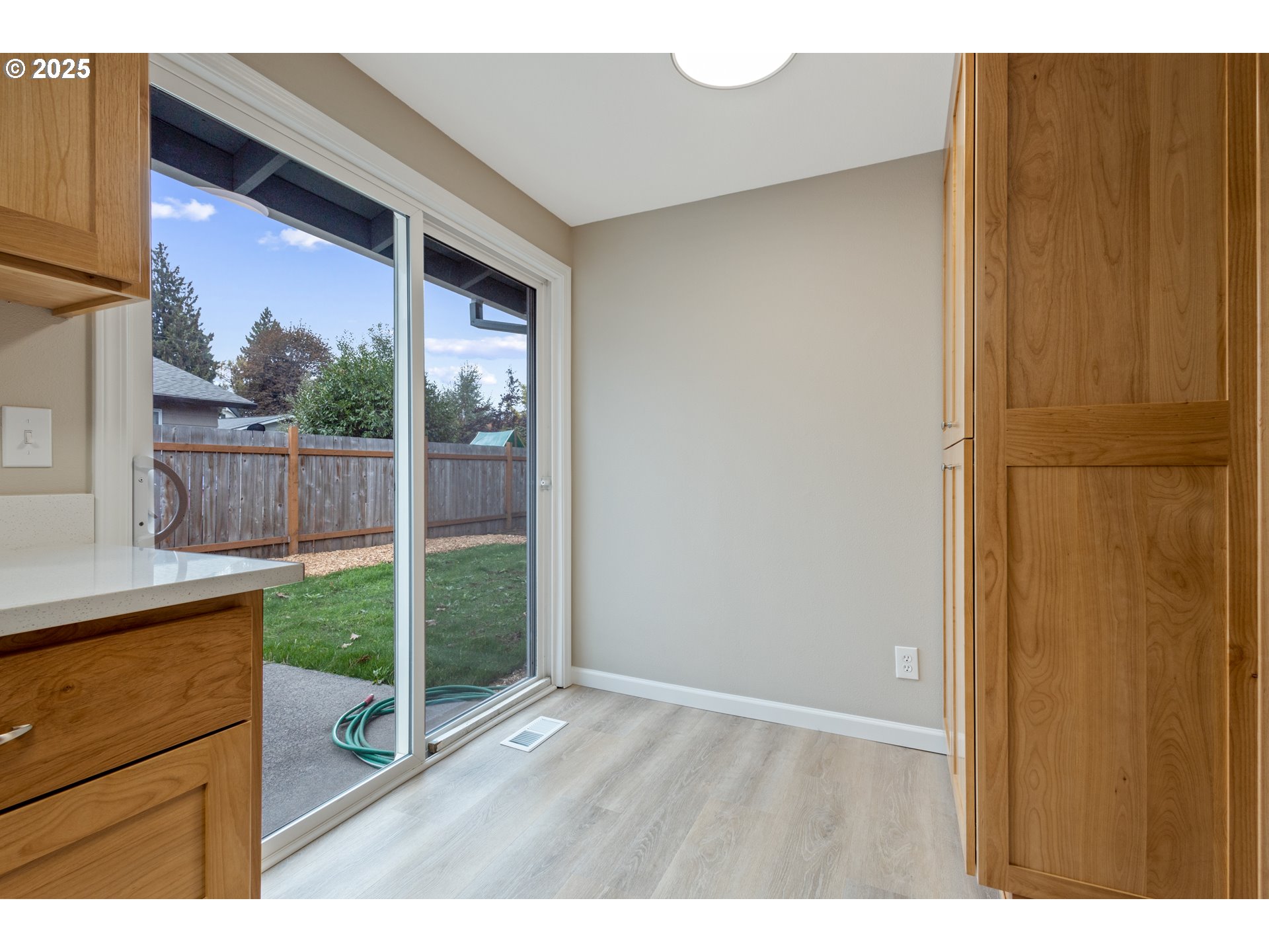 property viewer photo 12