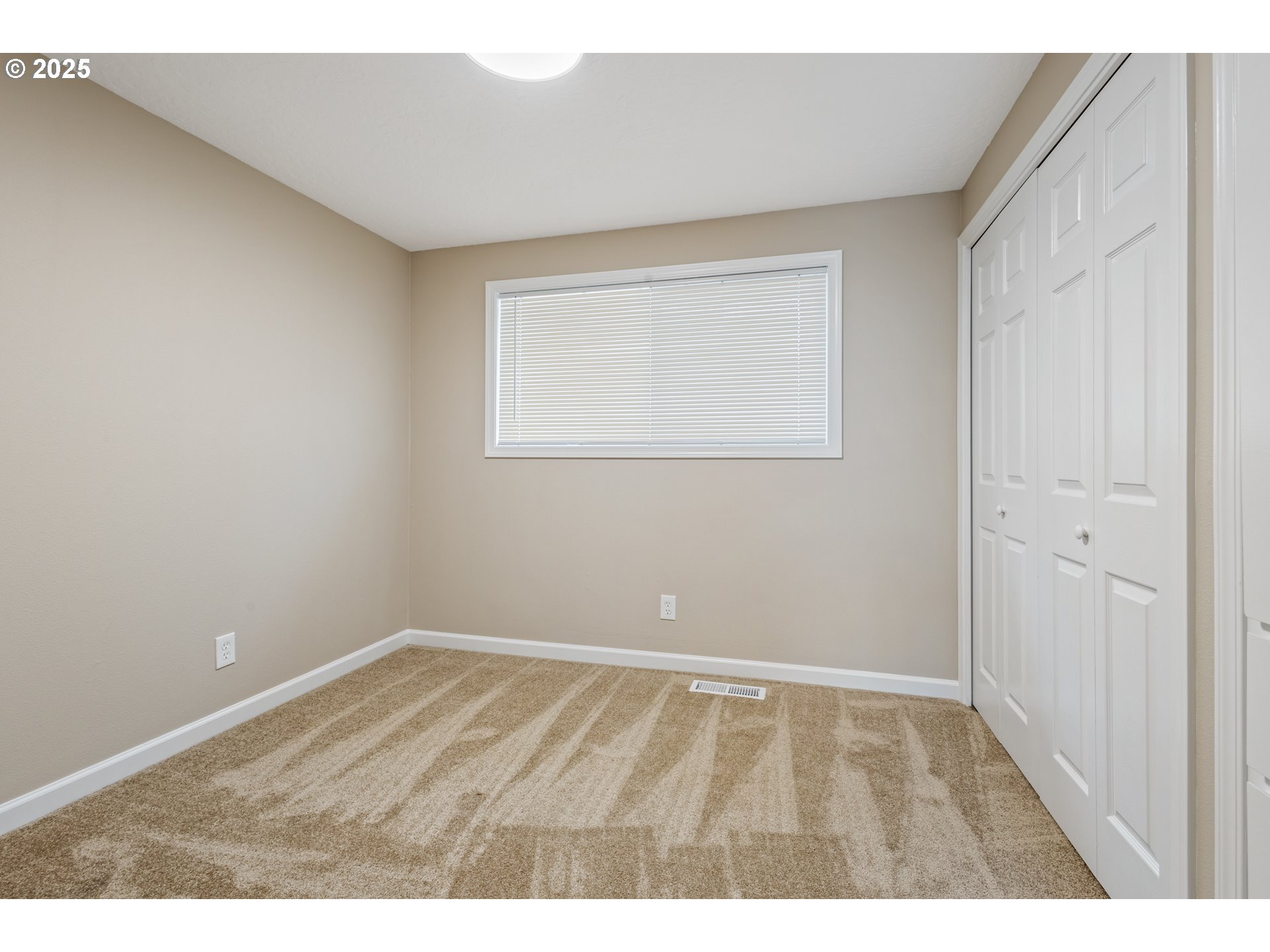property viewer photo 14