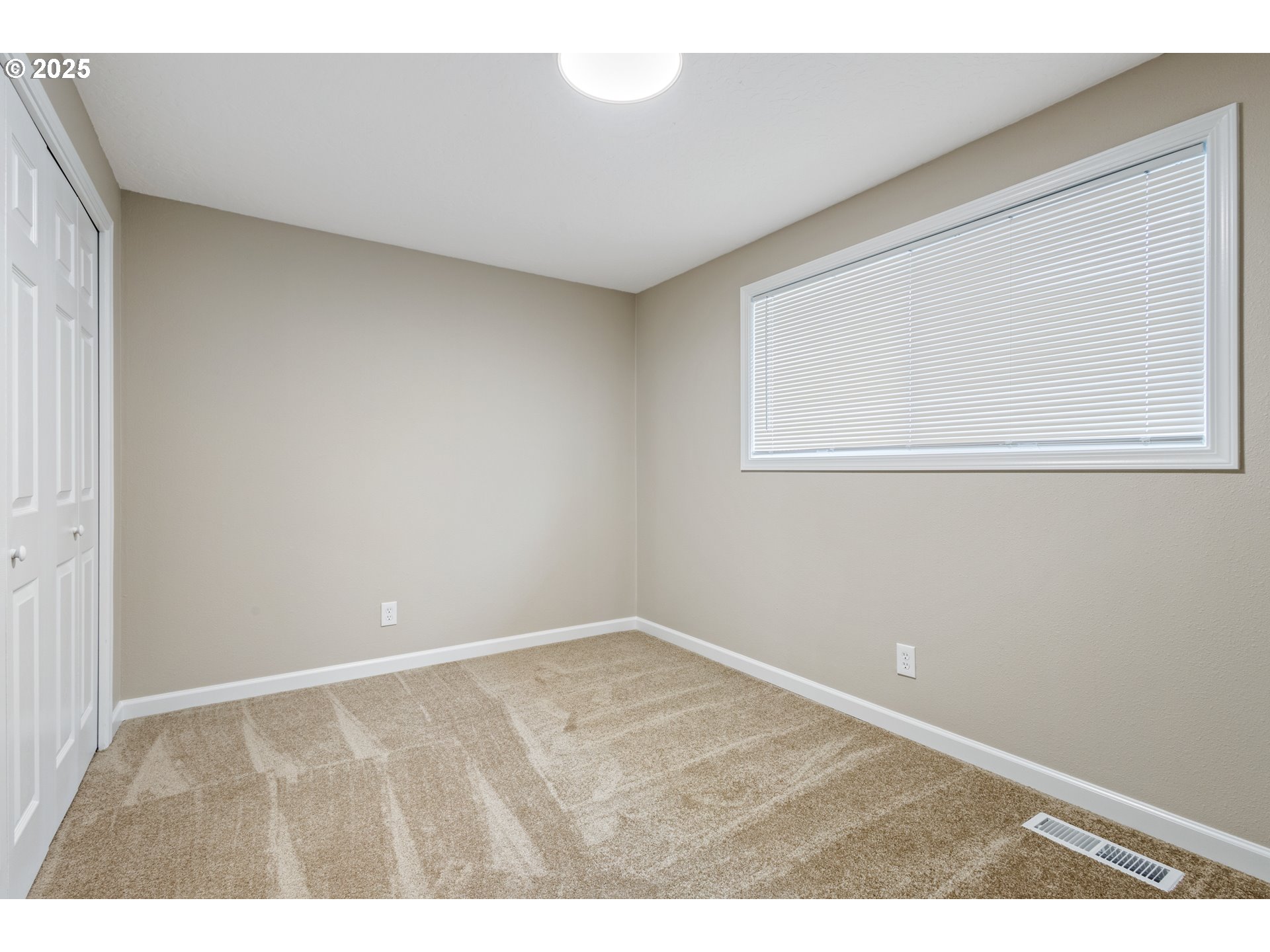 property viewer photo 17