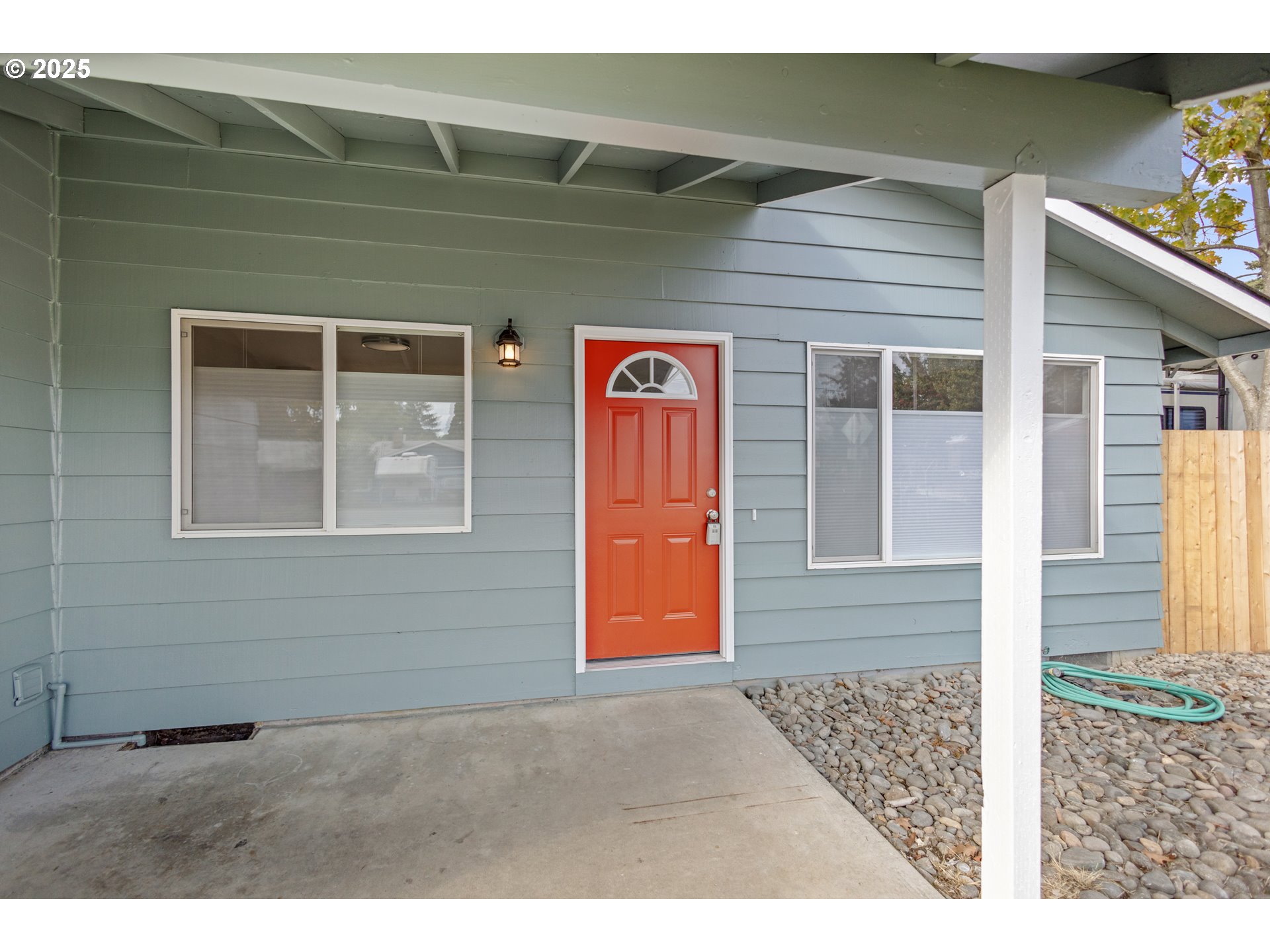 property viewer photo 6