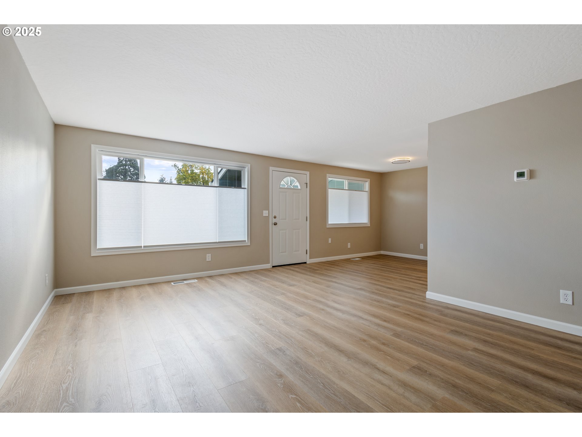 property viewer photo 9