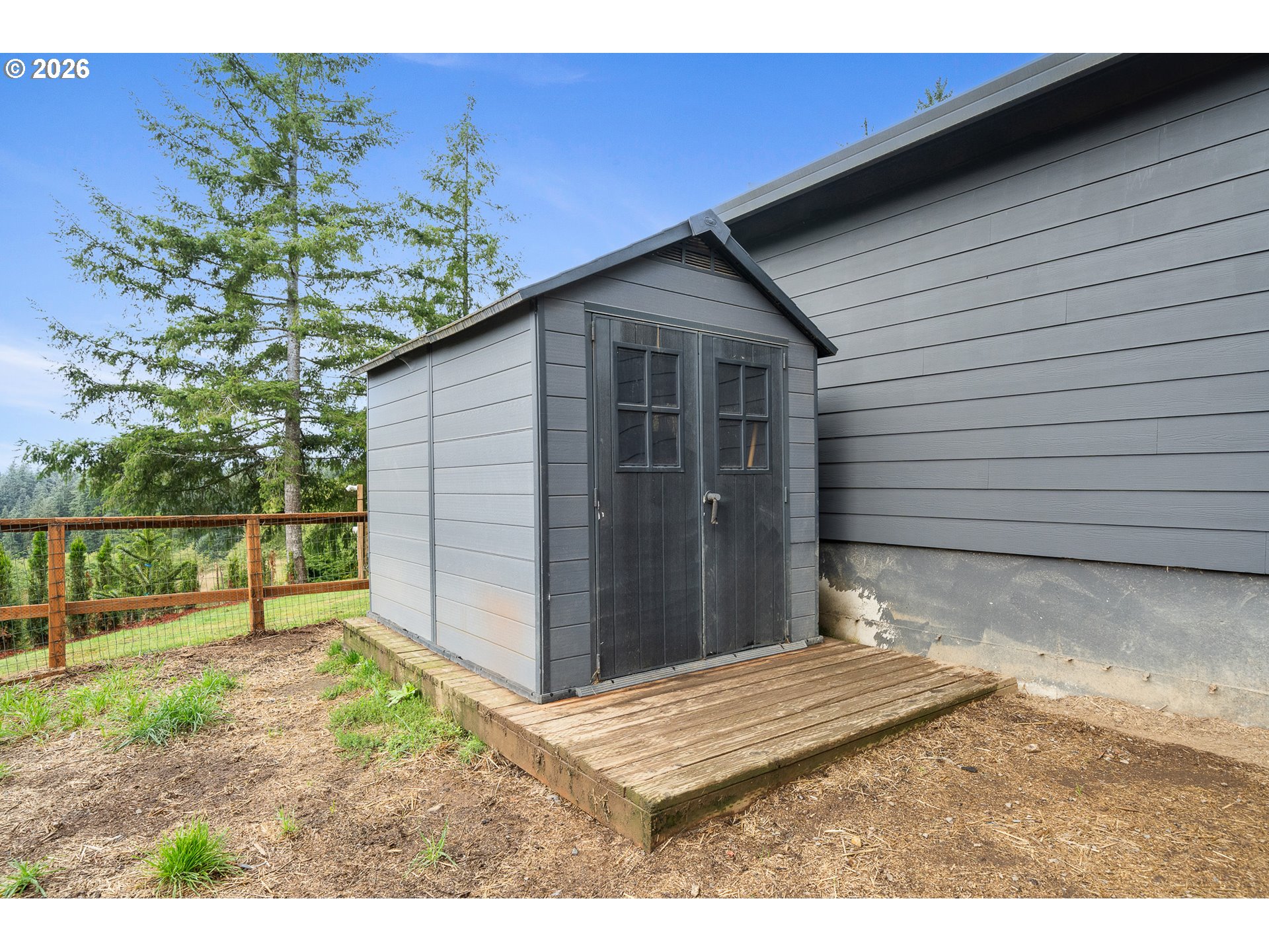 main property photo 40
